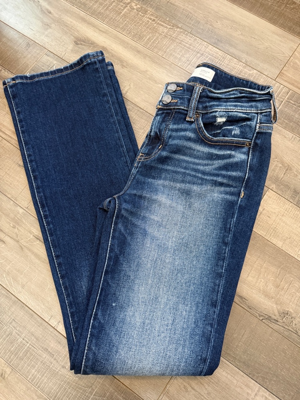 BKE Women's Jeans in Dark Blue Wash